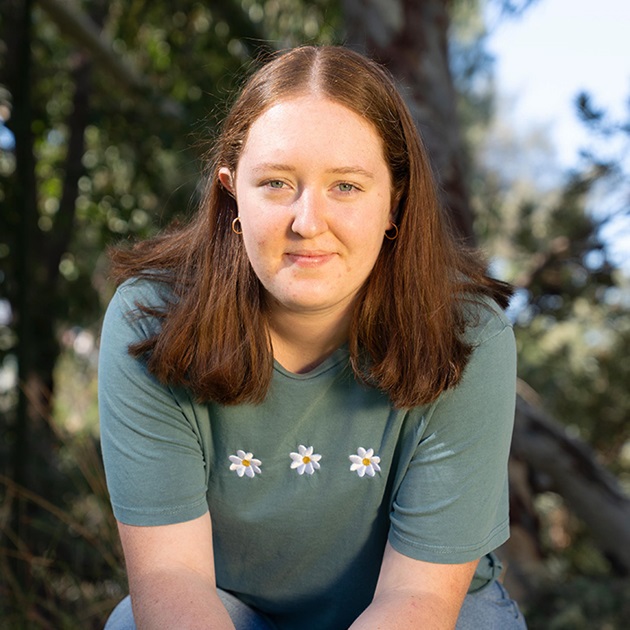 Erin Headshot