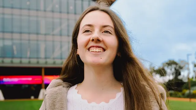Kristin headshot