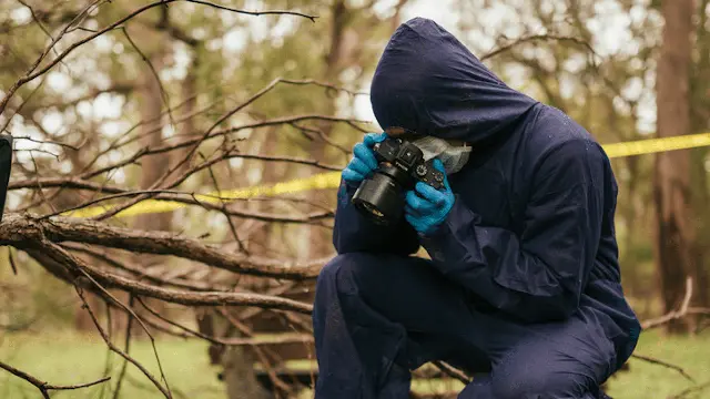 criminology student in field