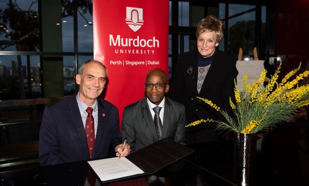 Professor David Morrison, Dr Shadrack Moephuli and WA Agriculture Minister Alannah MacTiernan at the signing of the commercial agreement between Murdoch University and the South African Agricultural Research Council