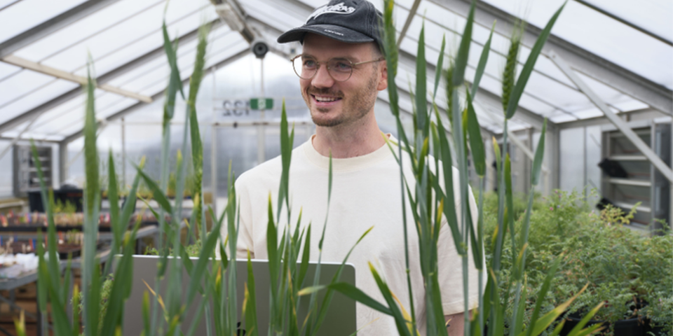 Murdoch University graduate Luke Phipps shows how a career in software engineering can put people first, supporting farmers, healthcare and conservation through practical technology.