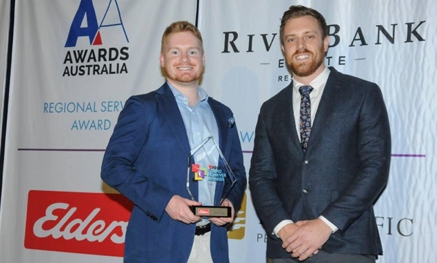 Hamish McKirdy receiving the Elders Young Achiever Award