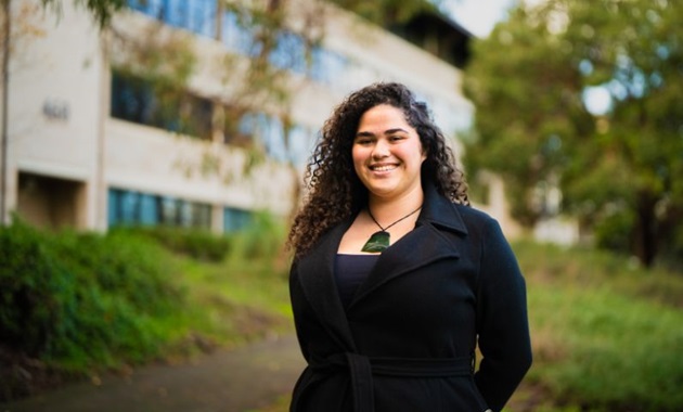 Kyanna Hansen standing on Murdoch University's campus.