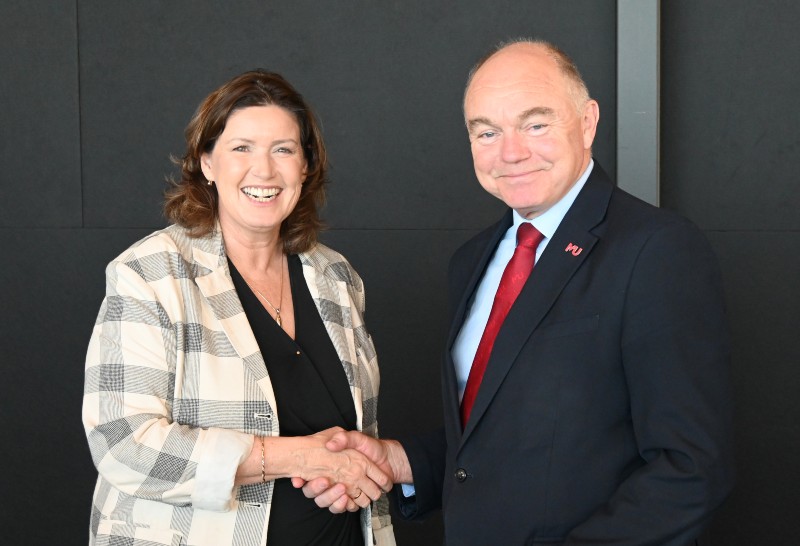 Minister for Agriculture and Food in Western Australia Jackie Jarvis and Vice Chancellor Andrew Deeks.