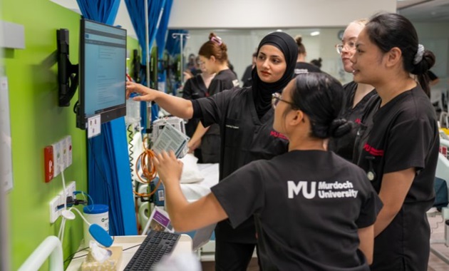 Murdoch University nursing students working together