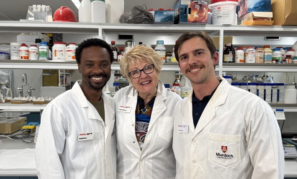 Barcode Blitz scientists Mnqobi Jack and Pauline smiling in the lab