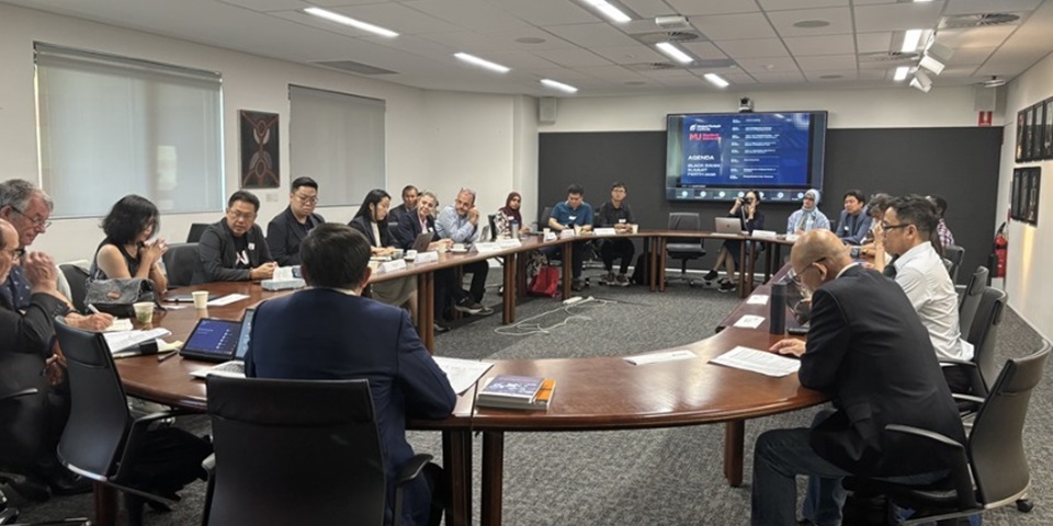 Participants at the Global Fintech Institute, Murdoch University School of IT and Murdoch Business School Closed-Door Roundtable