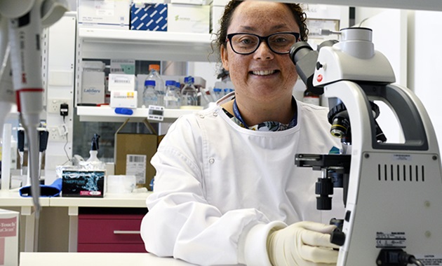 Cecilia in the lab